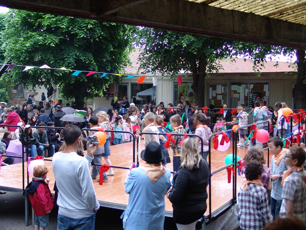 Le spectacle de l'Ecole sur fond de far west